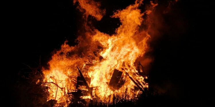 Panico sul Nilo: nave da crociera in fiamme, a bordo 80 italiani. Le condizioni dei passeggeri